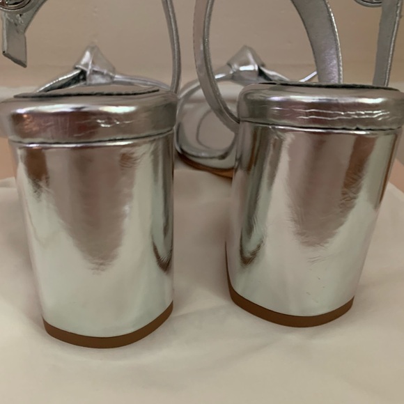 New In Box! Alexandre Birman Clarita 75 Flare Mettalic Silver Sandal 37.5 - Picture 9 of 15